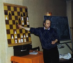 Fritz 19 - Download - Schaak en Gowinkel het Paard - Spellen en Puzzels  sinds 1987